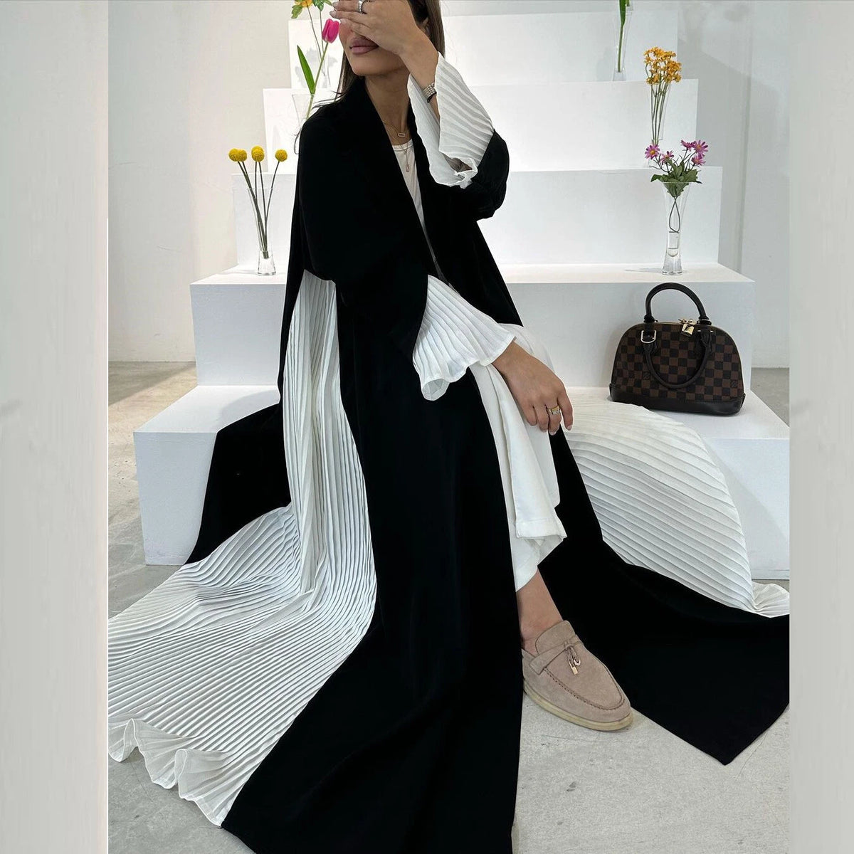 Black & Ivory Pleated Sleeve Abaya